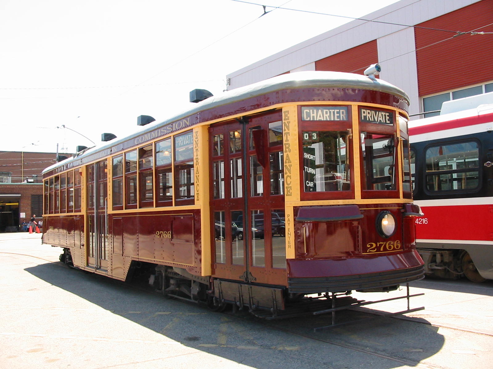 Toronto To Get Vintage Streetcars This Summer - Narcity